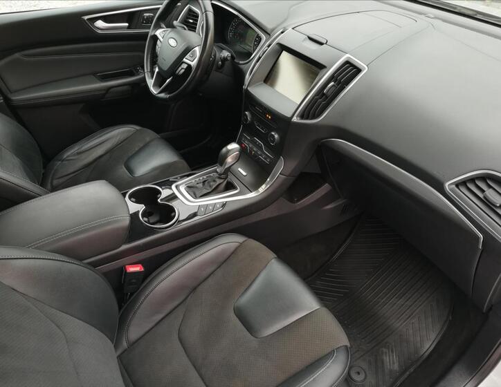 Ford Galaxy 16