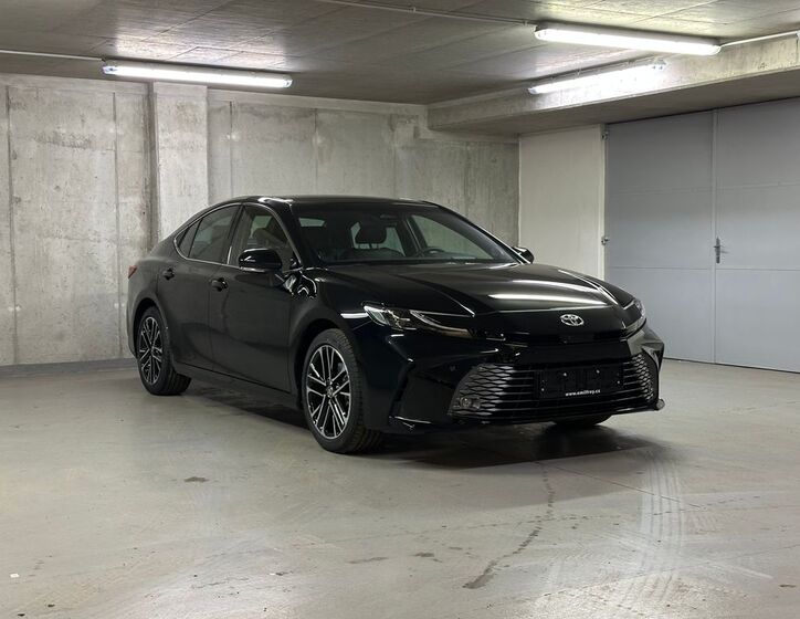 Toyota Camry 3