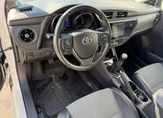 Toyota Auris 7
