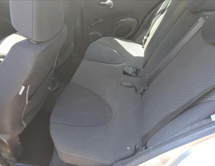 Nissan Micra 29