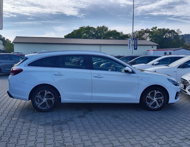 Hyundai i30 4