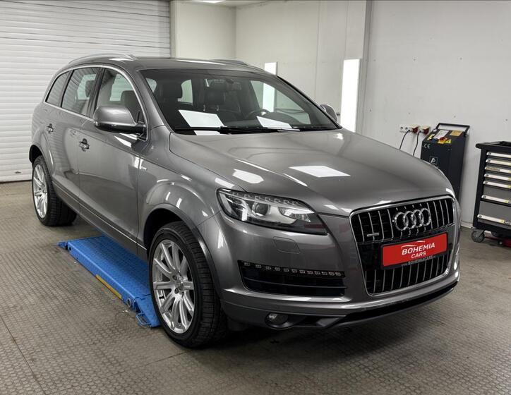 Audi Q7 1