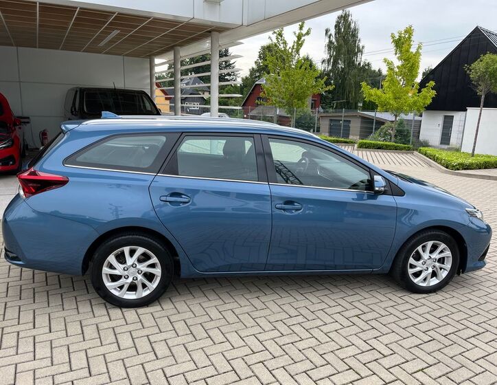 Toyota Auris 7