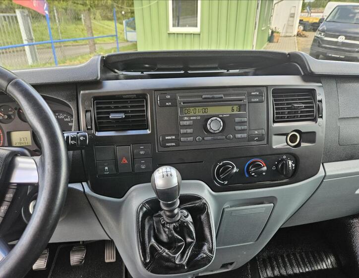 Ford Transit 13