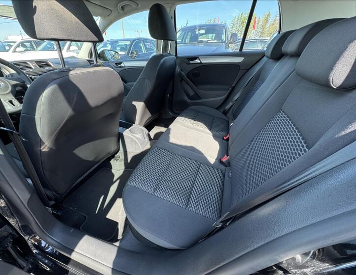 Volkswagen Golf 12