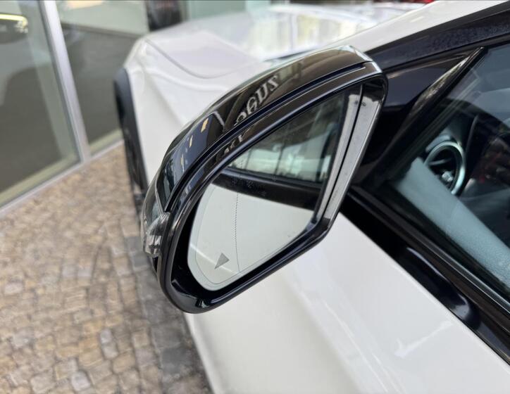 Mercedes-Benz Třídy E 32