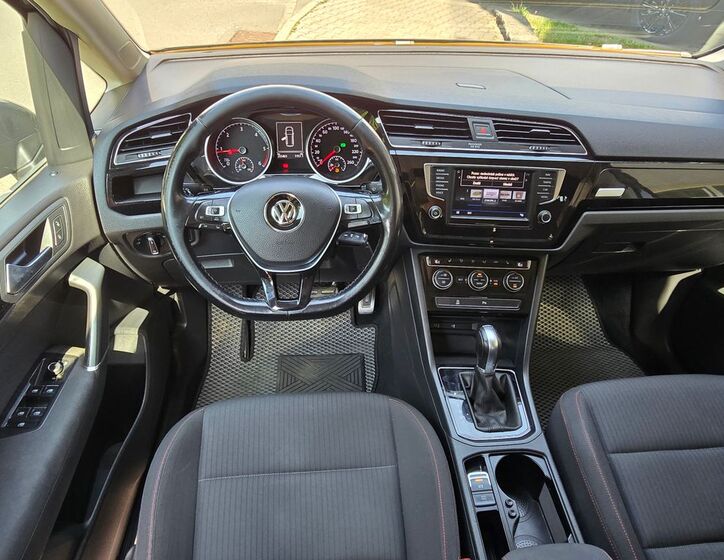 Volkswagen Touran 12