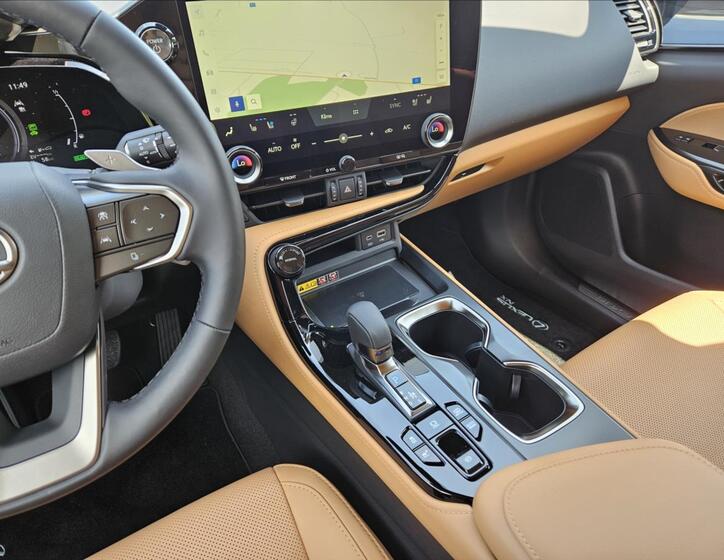 Lexus NX 450h plus 18