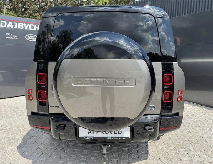 Land Rover Defender 8