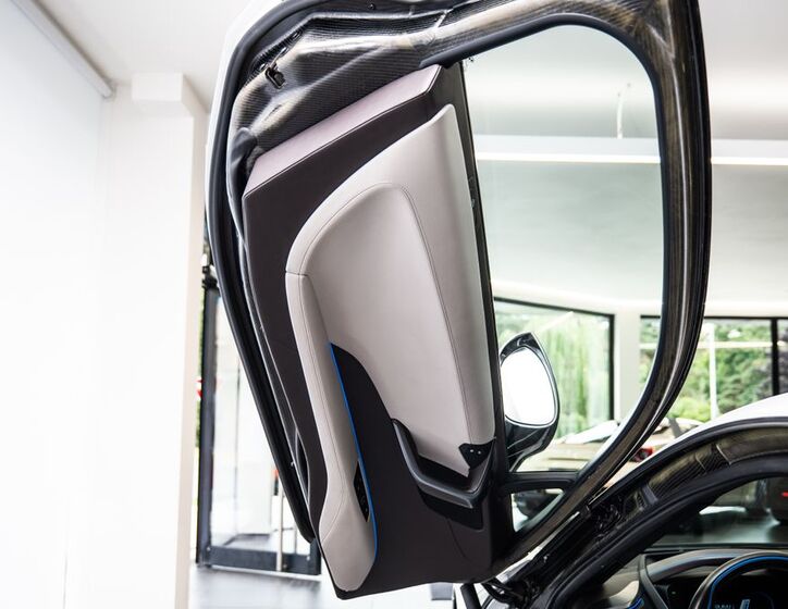 BMW i8 15