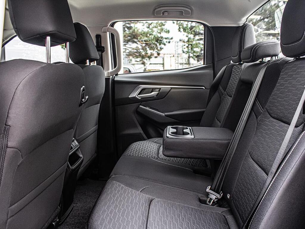 Isuzu D-Max 23