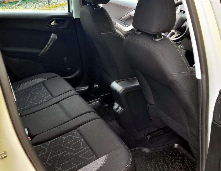 Peugeot 2008 17