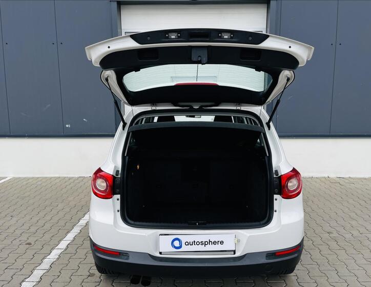 Volkswagen Tiguan 8