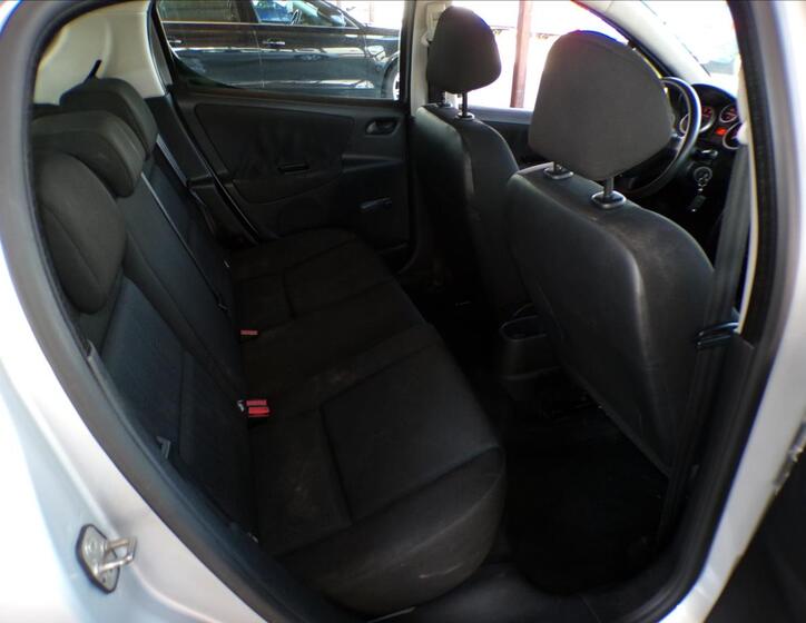 Peugeot 207 15