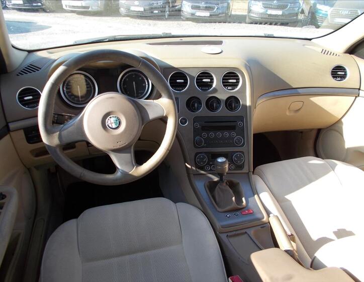 Alfa Romeo 159 15