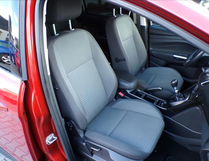 Ford Grand C-MAX 28
