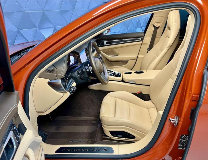 Porsche Panamera 11