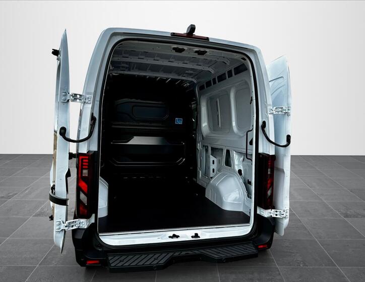 Nissan Interstar 22