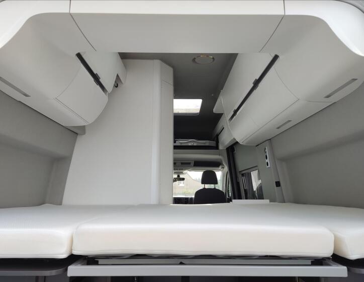 Volkswagen Grand California 26