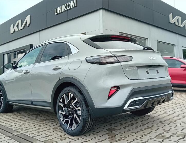 KIA XCeed 6