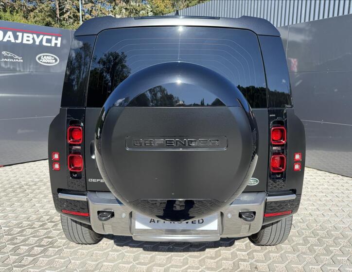 Land Rover Defender 8