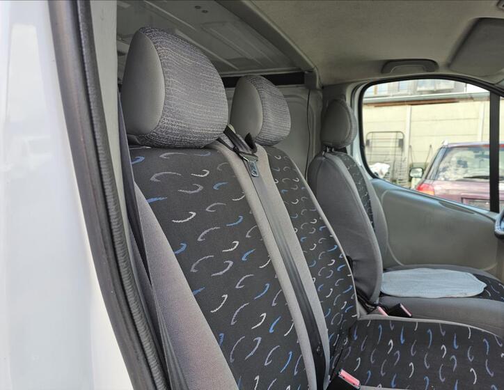 Renault Trafic 16