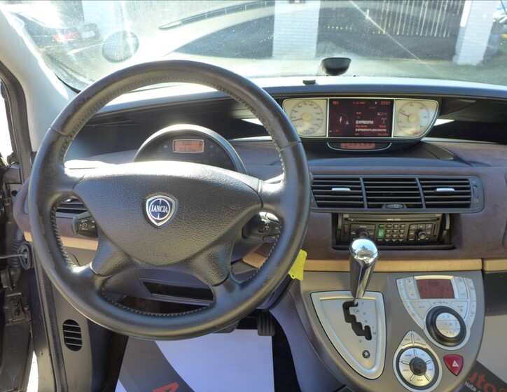 Lancia Phedra 17