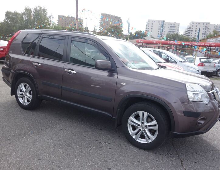 Nissan Ostatní 5
