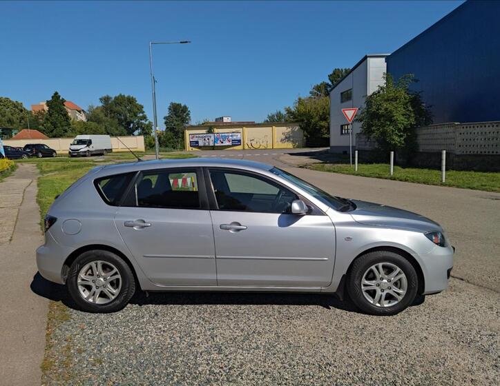 Mazda 3 4