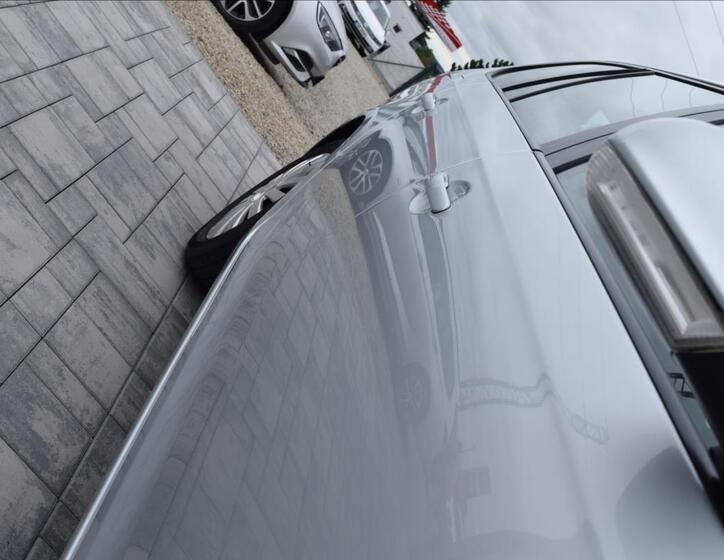 Volkswagen Golf 9