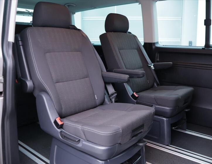 Volkswagen Multivan 16
