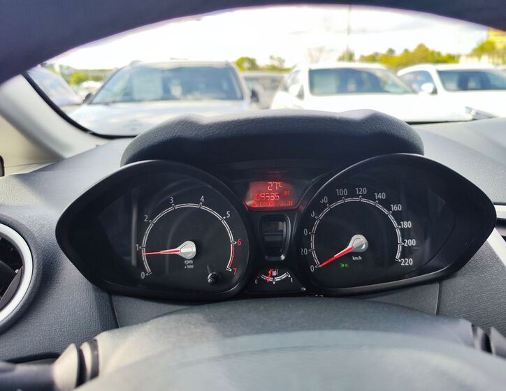 Ford Fiesta 13