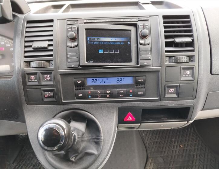 Volkswagen Caravelle 11