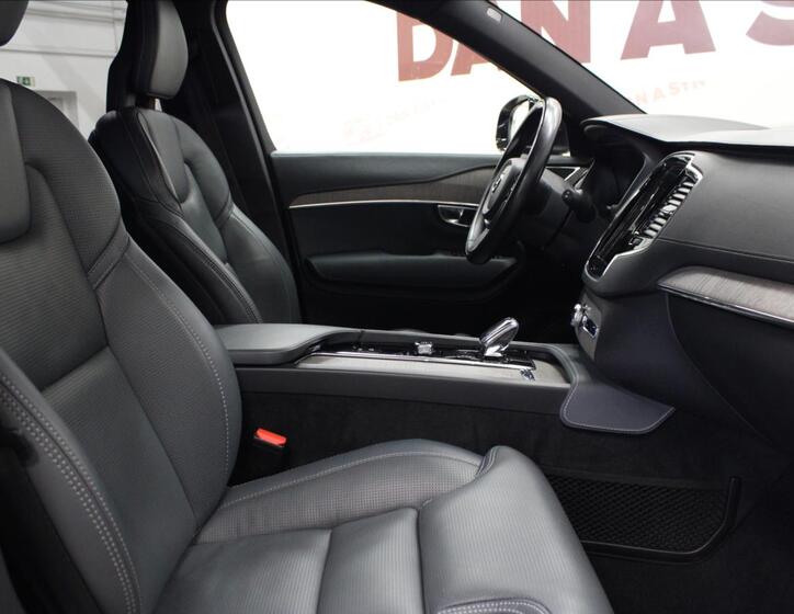 Volvo XC90 12