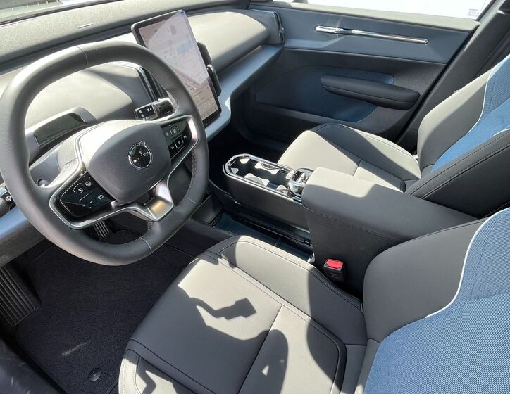 Volvo EX30 7