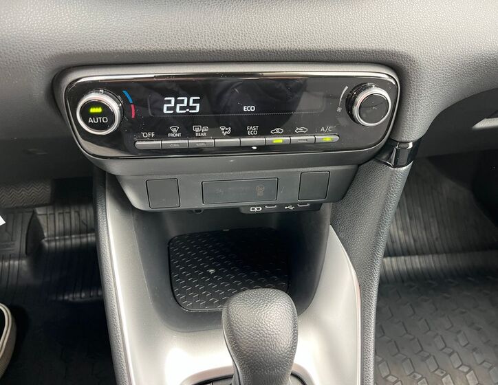Toyota Yaris 23
