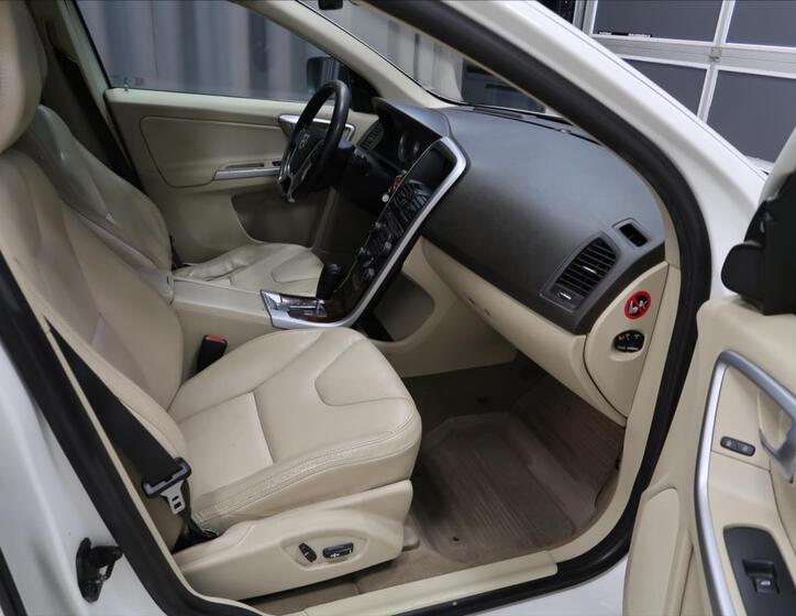 Volvo XC60 13