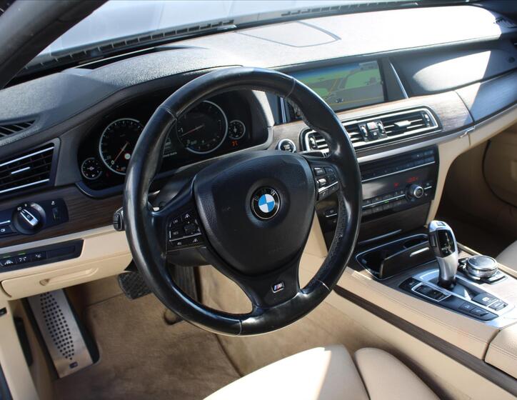 BMW Řada 7 14