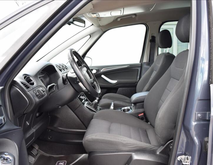 Ford Galaxy 16