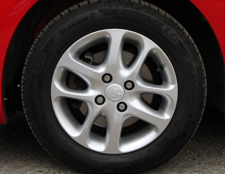 Toyota Yaris 20