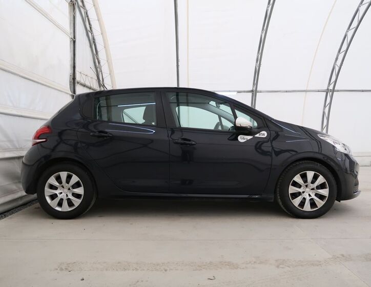 Peugeot 208 5