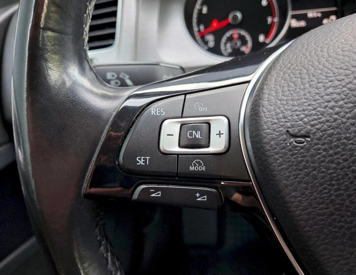 Volkswagen Golf 27