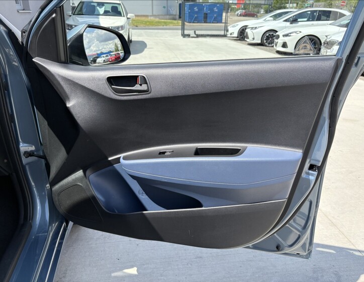 Hyundai i10 22