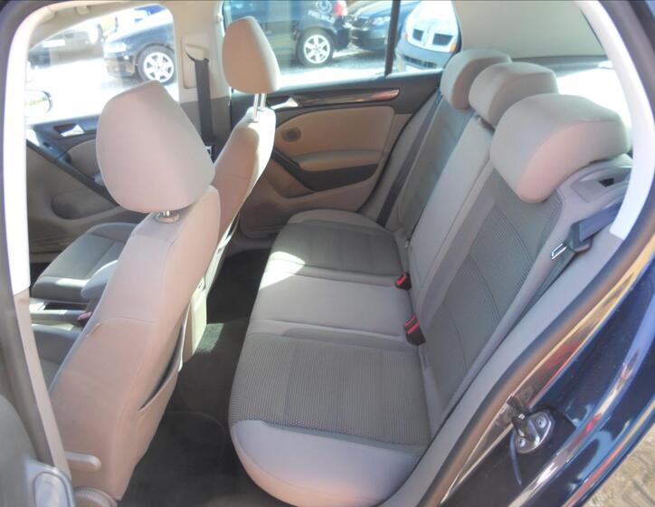 Volkswagen Golf 16