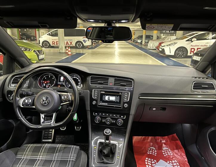 Volkswagen Golf 18