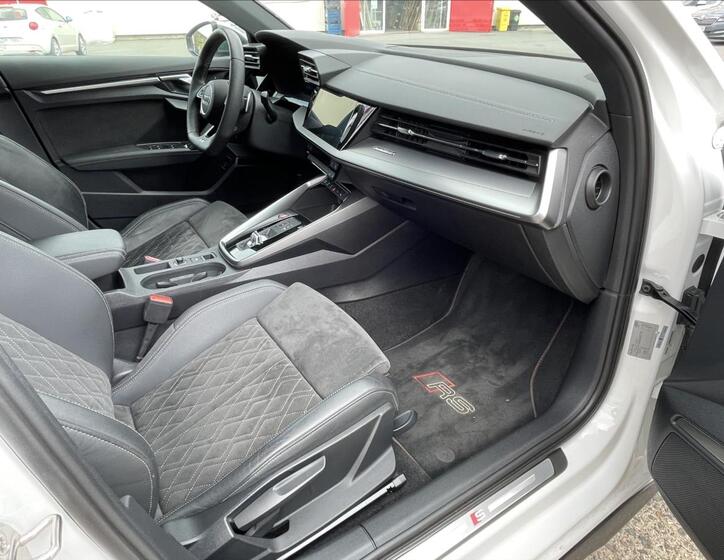 Audi S3 27