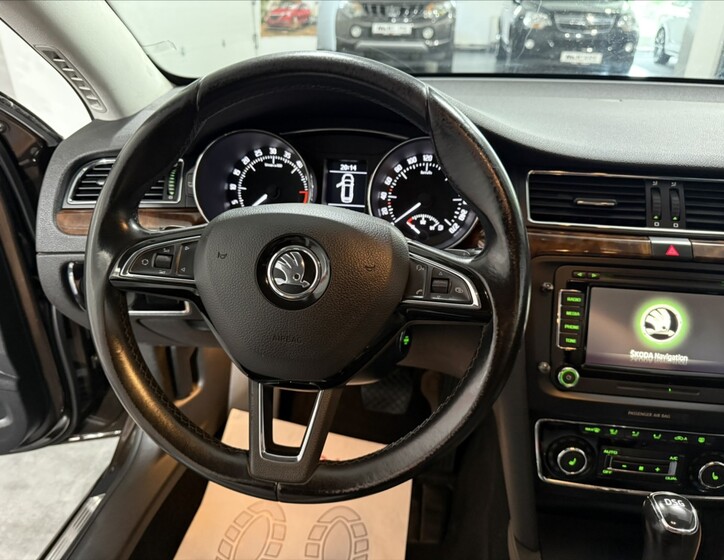 Škoda Superb 8