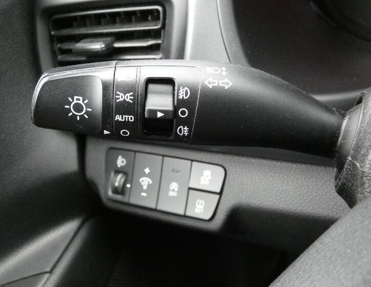 KIA Rio 10