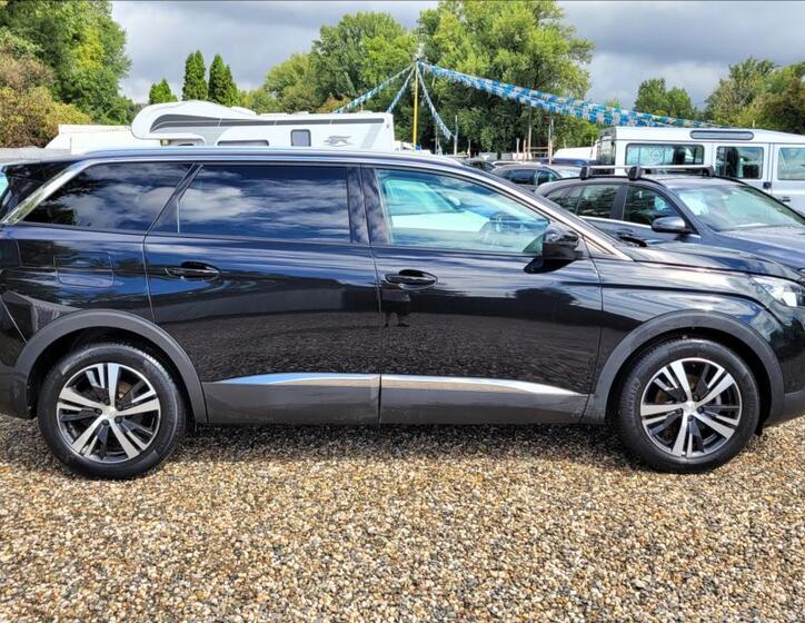 Peugeot 5008 4