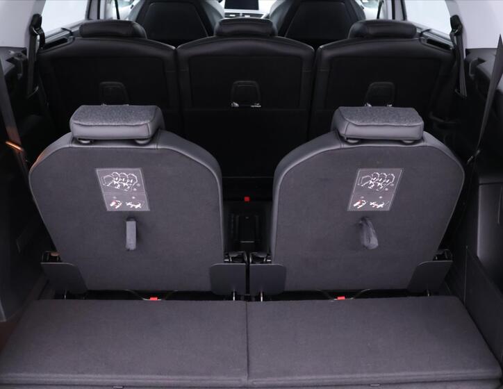 Peugeot 5008 10